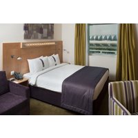 Köln Bonn - Dubai - Holiday Inn Express DUBAI AIRPORT by IHG.