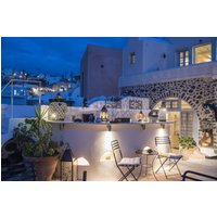 Berlin - Fira - Heliophos Boutique Caves.