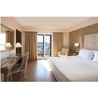 Stuttgart - PÃlos - Karalis City Hotel.