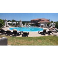 Düsseldorf - Alikanás - Eleni's Garden & Castello Suites.