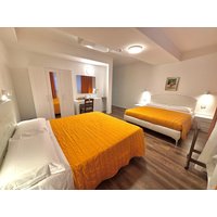 Berlin - Como - Victoria Royal Garden.