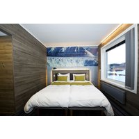 Hamburg - Longyearbyen - Svalbard Hotel.