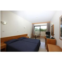 Düsseldorf - Paphos - Veronica Hotel.