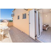 Frankfurt - Kavos - Sandy Beach Complex.