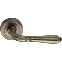 Sandleford Arezzo Lever On Rose Set - Antique Brass
Sandleford Arezzo Lever On Rose Set - Antique Brass