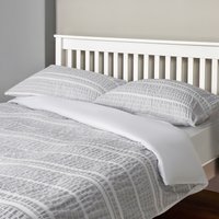 The Willow Manor Easy Care Percale King Duvet Set Woven Sketchy Stripe
The Willow Manor Easy Care Percale King Duvet Set Woven Sketchy Stripe