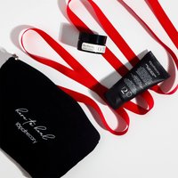 Набор для ухода кожей рук и губами ilapothecary Kiss and Tell Pouch Set
Набор для ухода кожей рук и губами ilapothecary Kiss and Tell Pouch Set