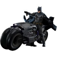 Hot Toys 1:6 Scale DC Comics The Flash Movie Batman and Batcycle Statue
Hot Toys 1:6 Scale DC Comics The Flash Movie Batman and Batcycle Statue