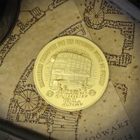 Harry Potter 24k Gold Plated Knight Bus Limited Edition Medallion - Zavvi Exclusive by DUST!
Harry Potter 24k Gold Plated Knight Bus Limited Edition Medallion - Zavvi Exclusive by DUST!