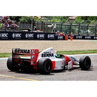 Minichamps 1:18 McLaren Ford MP4/8 - Sebastian Vettel - Tribute Imola 18.05.24 W Standing Figurine And Flag
Minichamps 1:18 McLaren Ford MP4/8 - Sebastian Vettel - Tribute Imola 18.05.24 W Standing Figurine And Flag