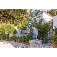 Blue Horizon Studios & Apartements.