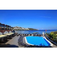 Cactus Fleur Beach Club.