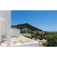 Pazziella Garden & Suites.