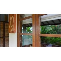 Cocotinos Sekotong Beach Resort.