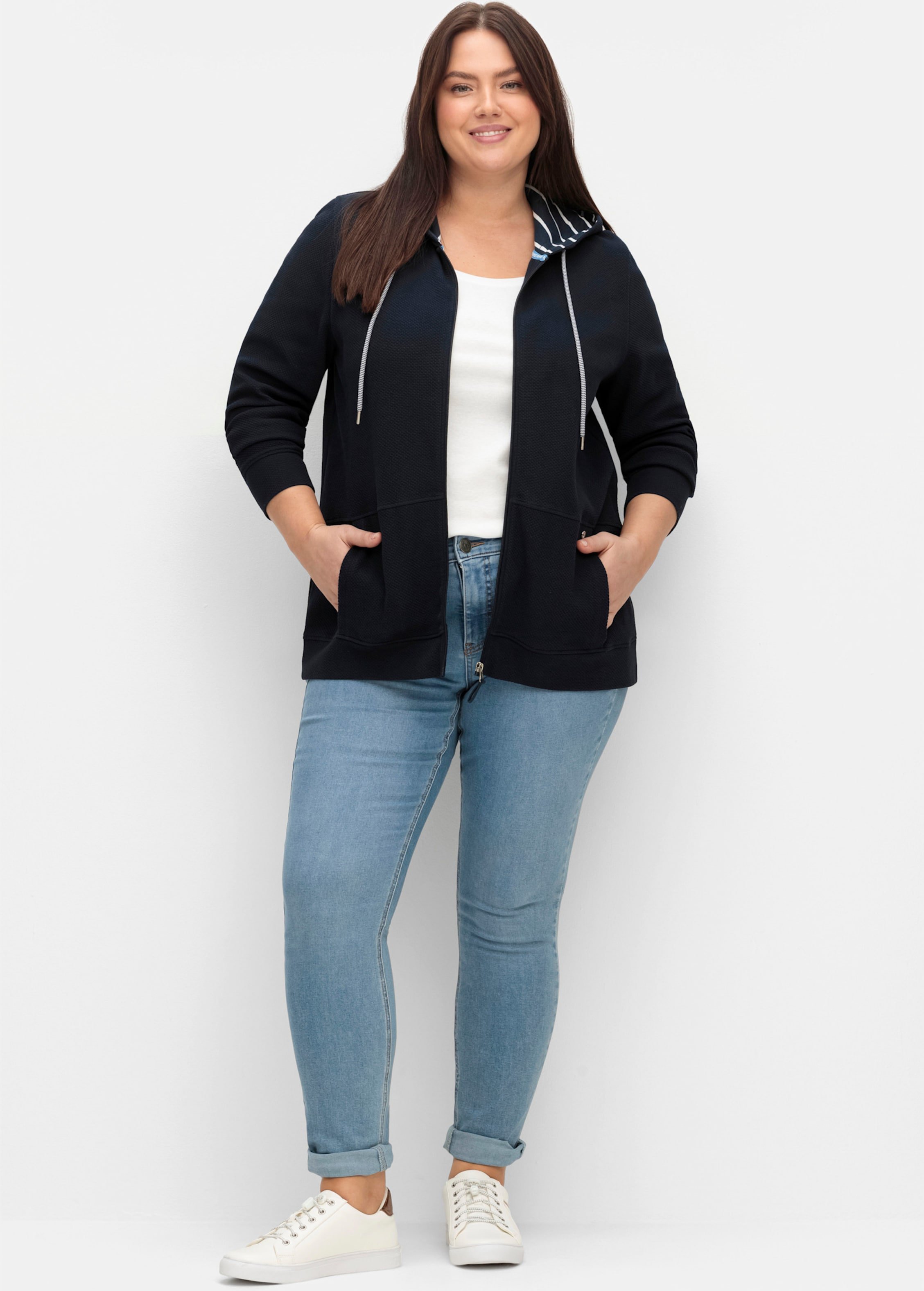 Sheego Sweatjacke in Waffelpiqué-Struktur