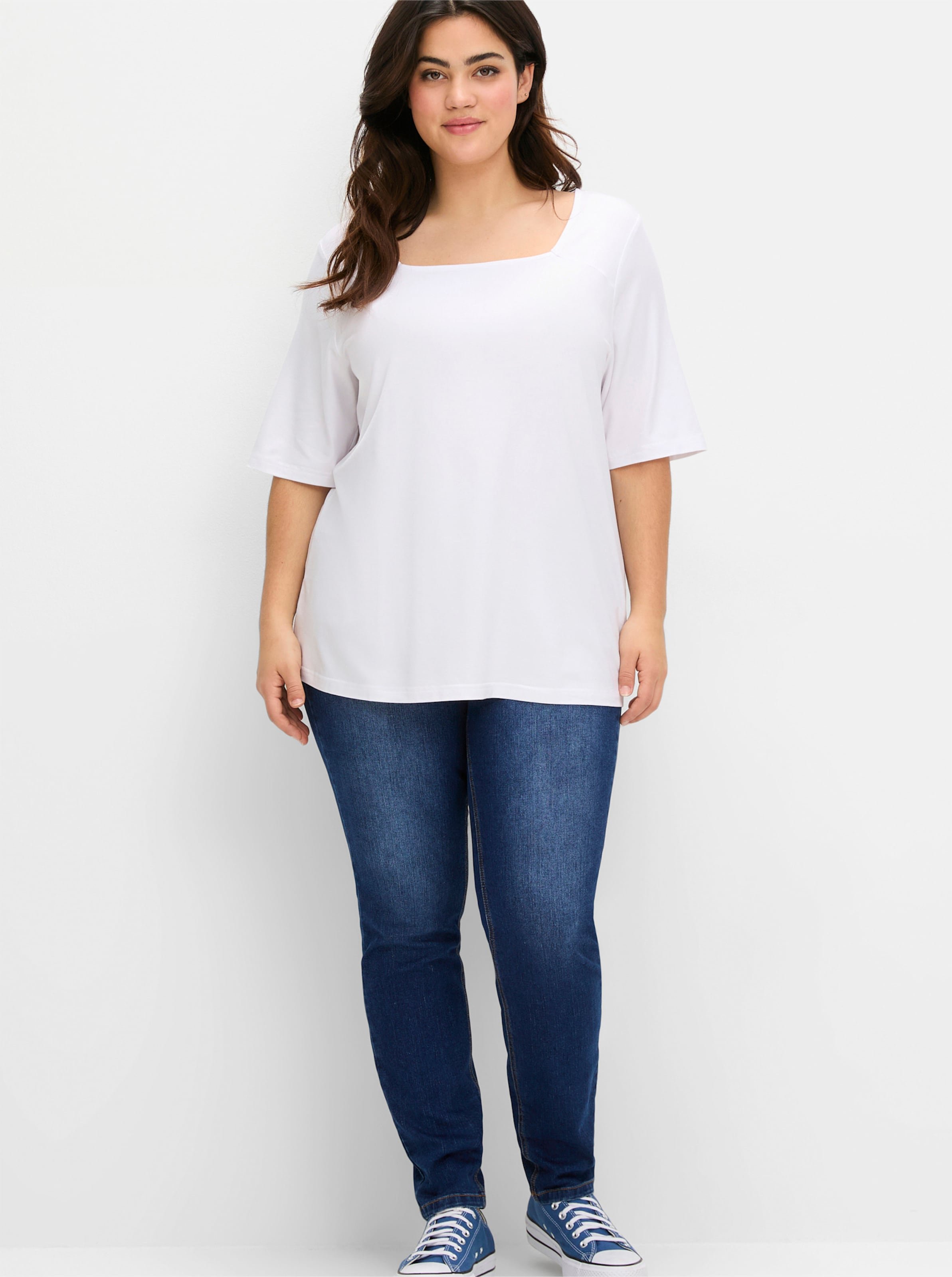 Sheego Shirt mit Karree-Ausschnitt, leicht tailliert