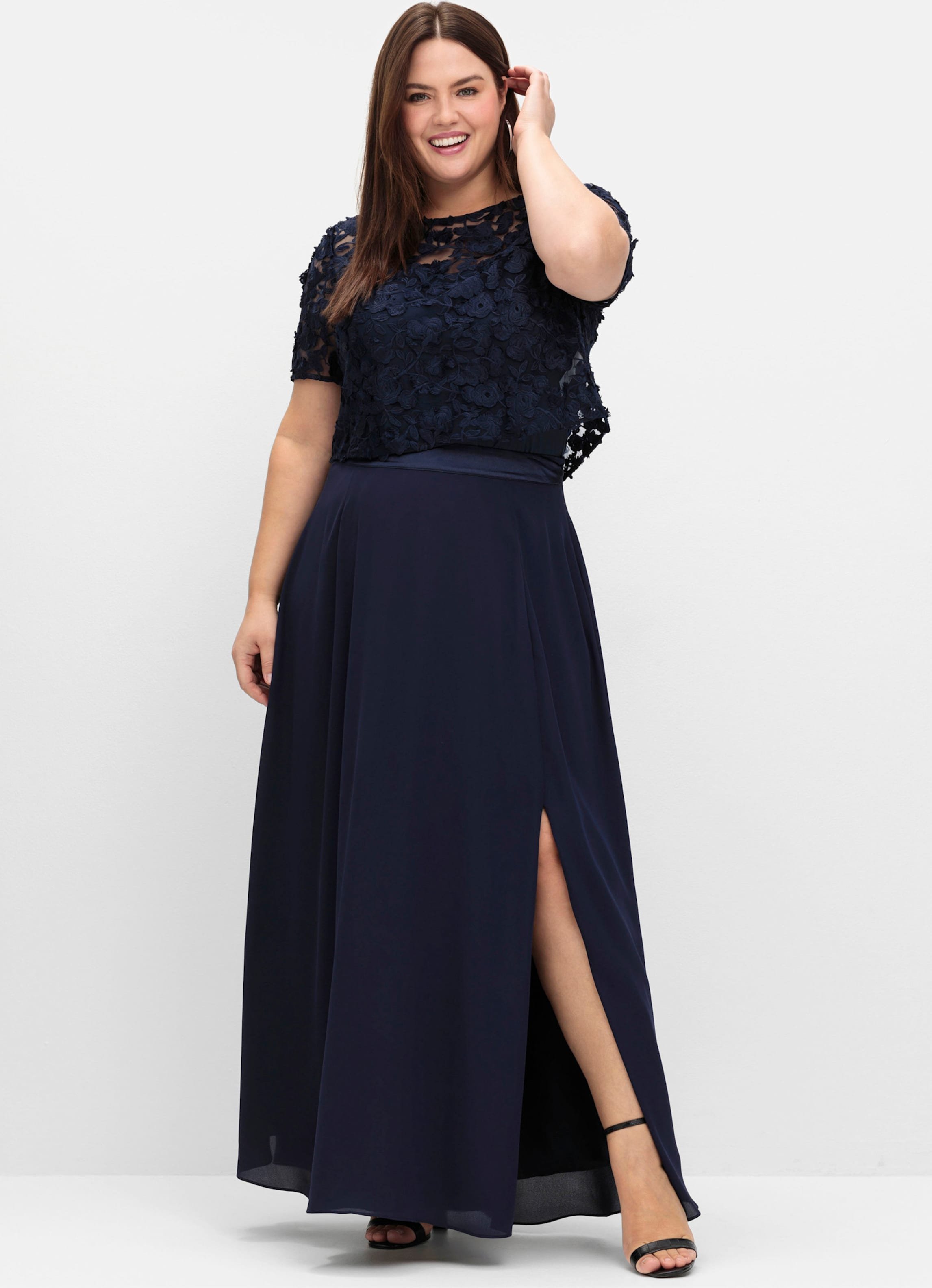 Sheego Tunikashirt aus floraler Spitze, hinten offen