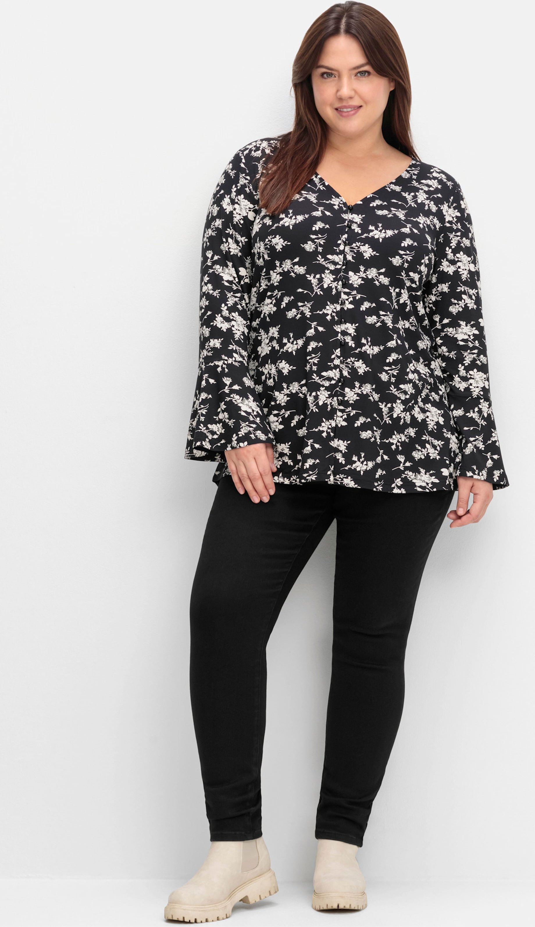 Sheego Langarmshirt mit Biesen und Volantärmeln