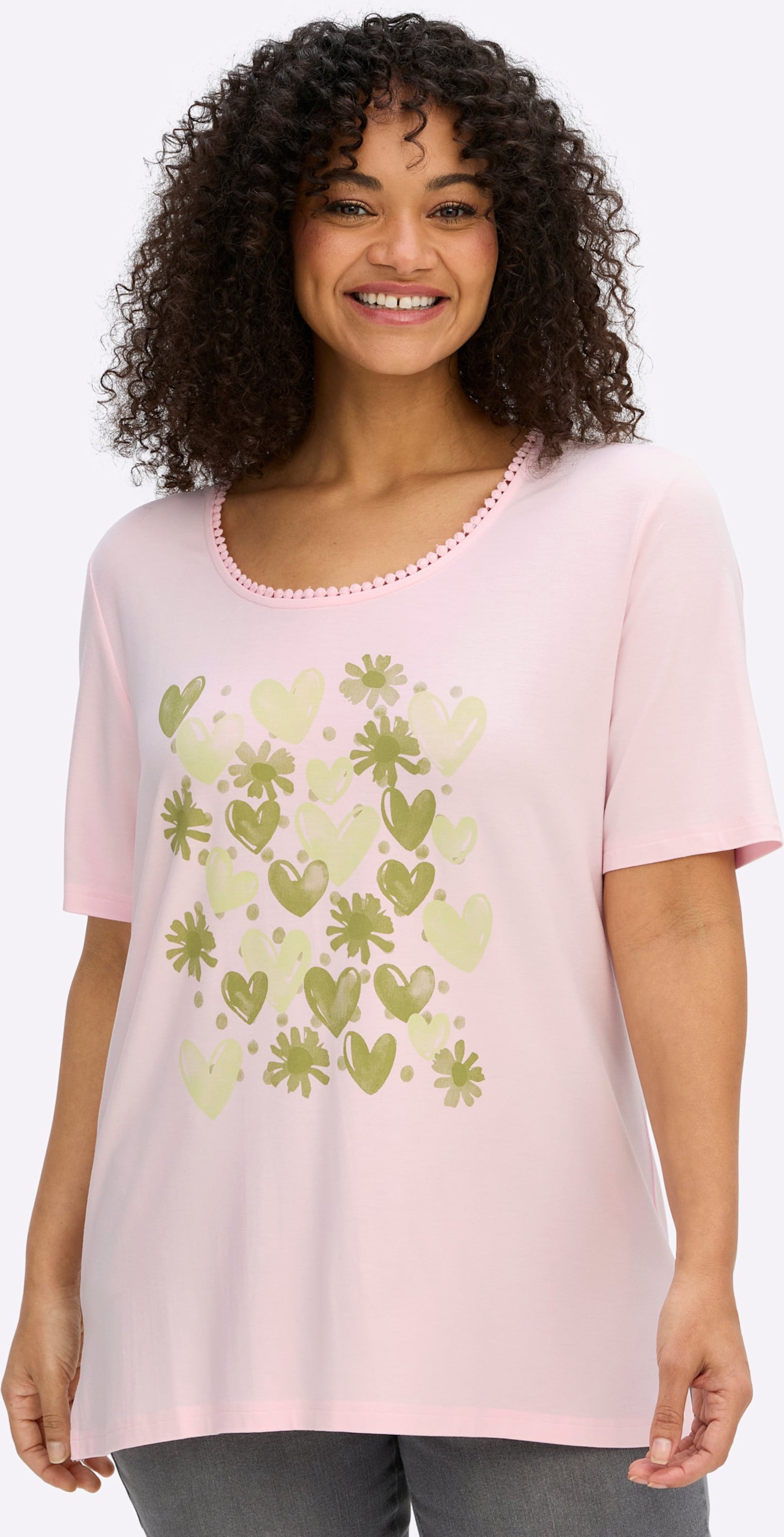 Sheego Rundhalsshirt mit Zierband und Frontdruck