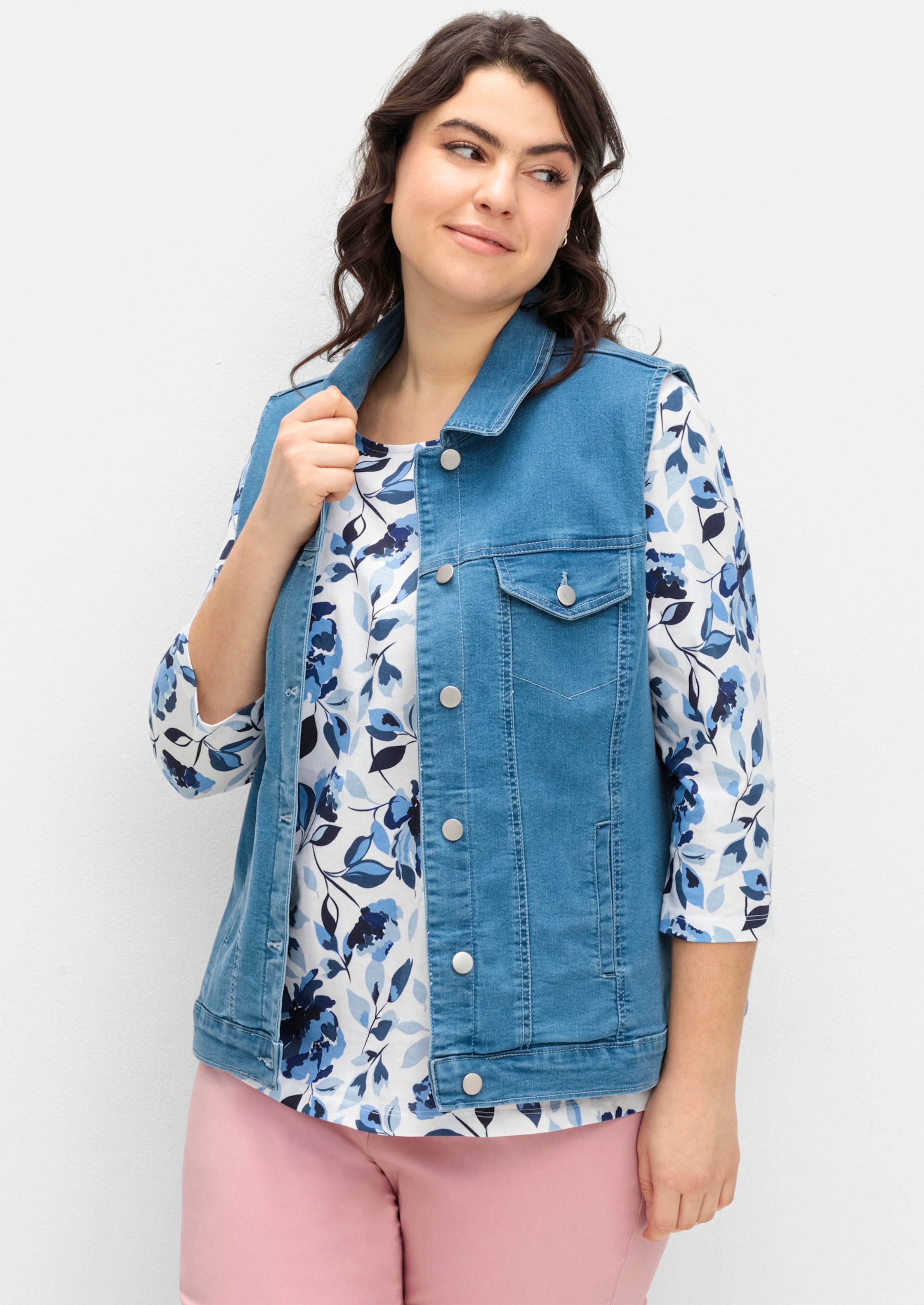Sheego Jeansweste mit Pattentaschen, aufgesetzt