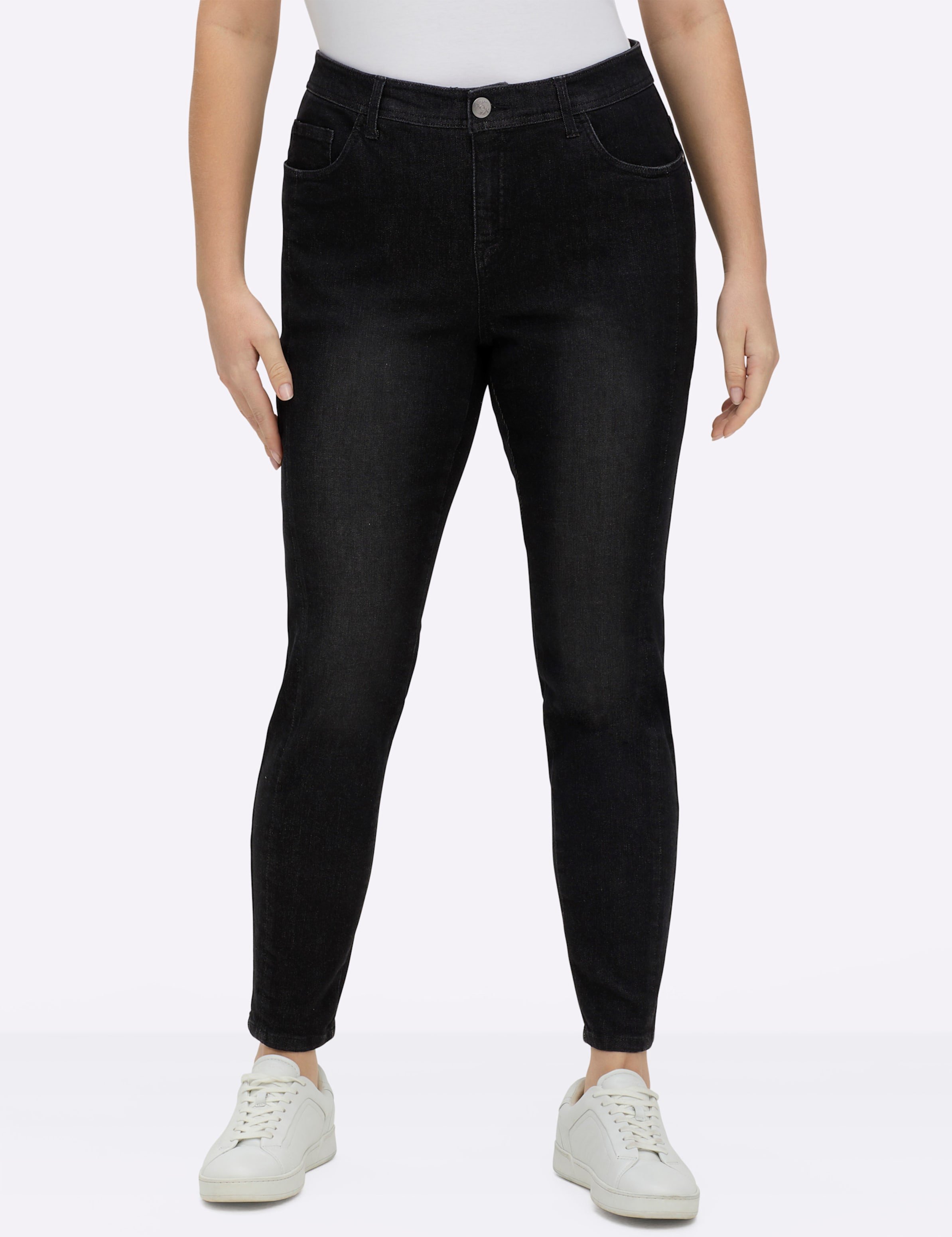 Sheego Jeans in 5-Pocket-Form und leichter Waschung