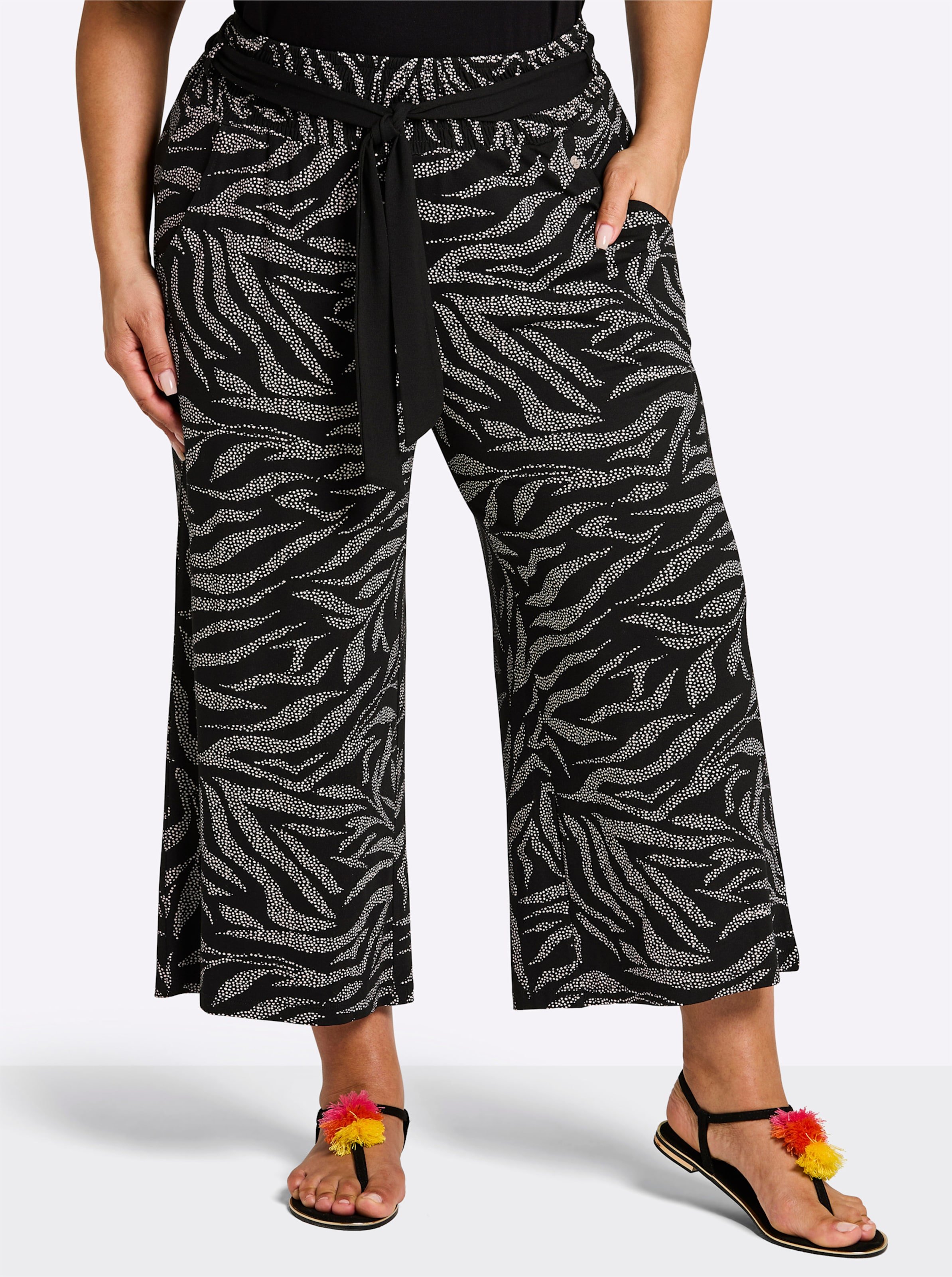 Sheego Culotte mit Blätterprint und Bindegürtel