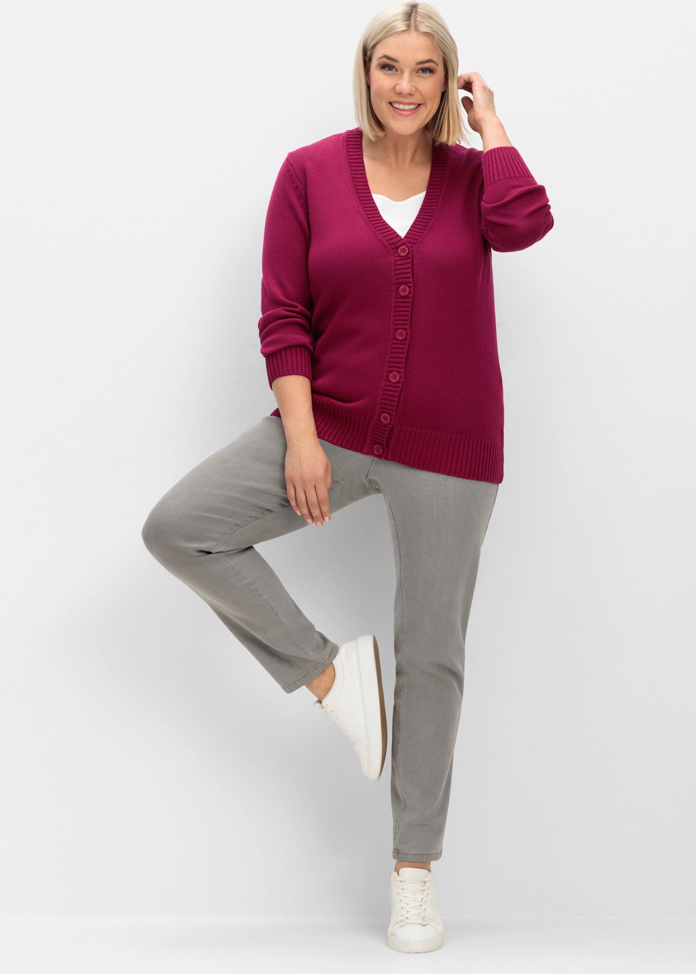 Thumbnail - Sheego Strickjacke mit farblich abgestimmten Knöpfen