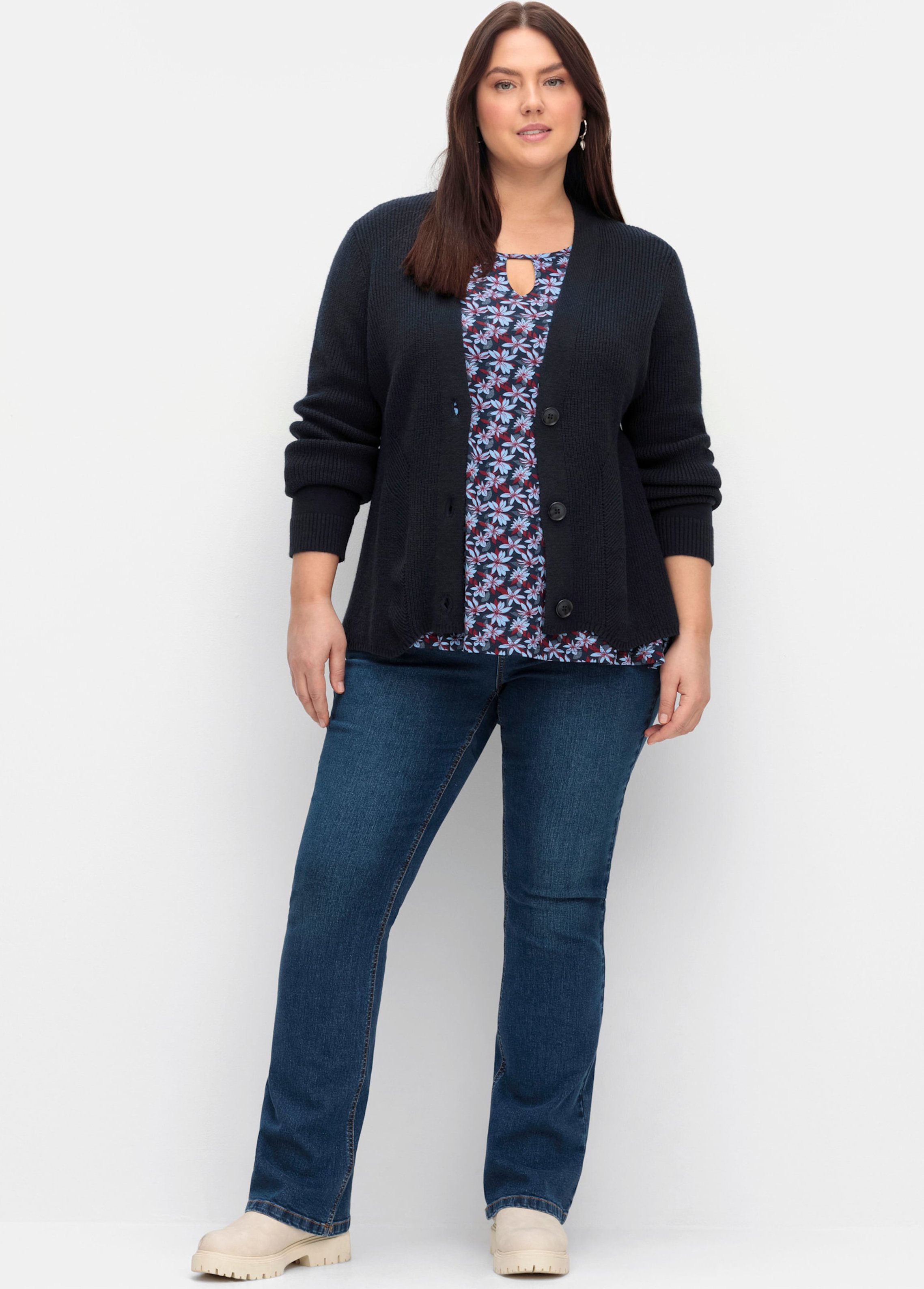 Sheego Bootcut-Jeans mit schmalem Bein und bequemer Taille