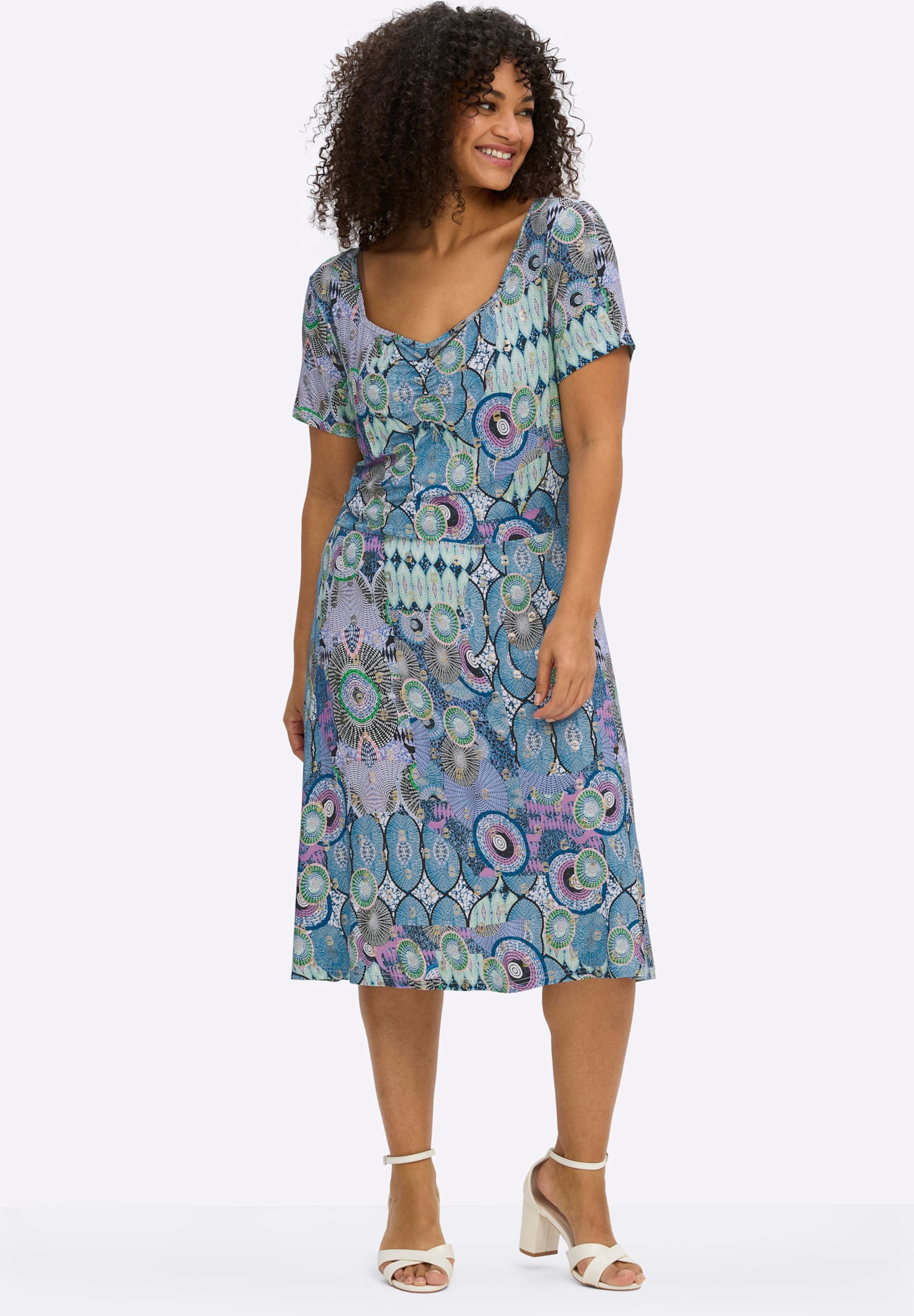 Sheego Jerseykleid mit herzförmigem Ausschnitt