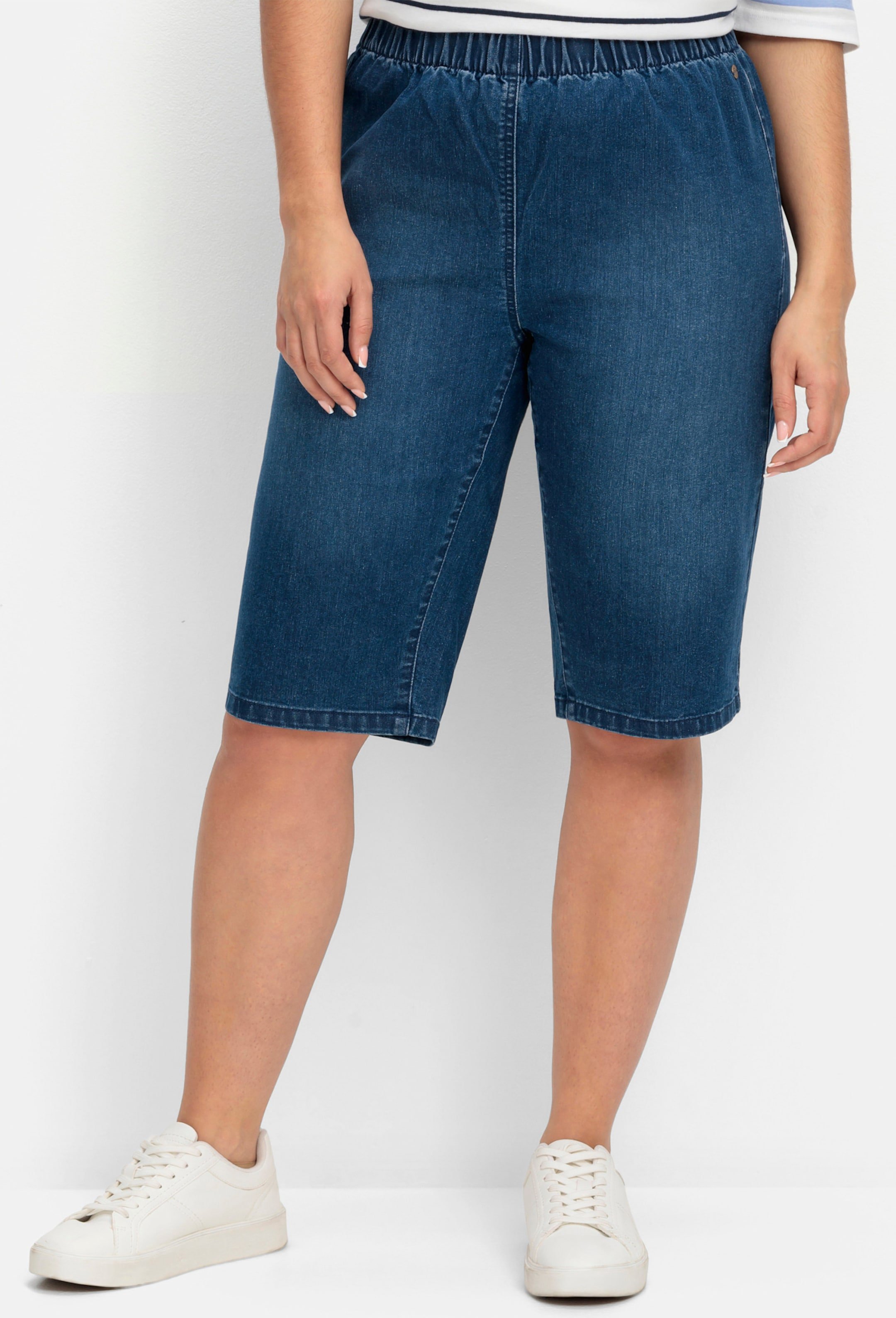 Sheego Jeansbermudas in schmaler Form