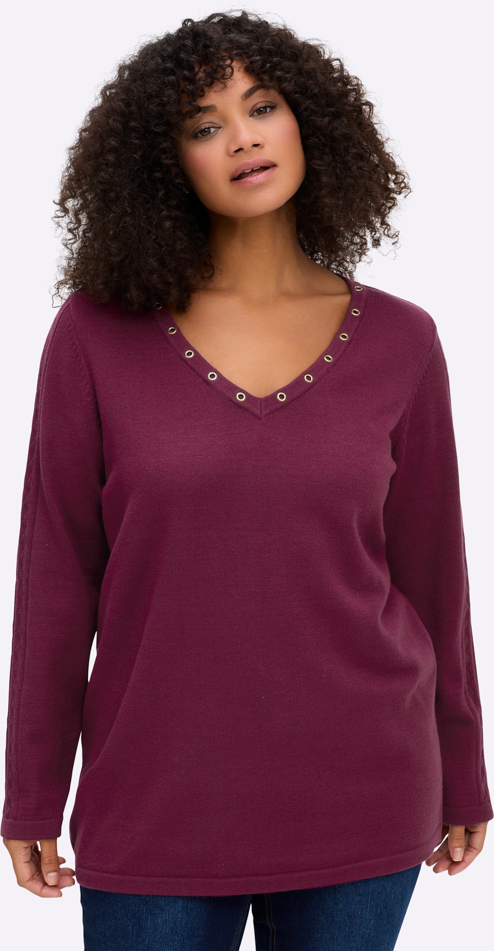 Sheego Pullover mit tiefem V-Ausschnitt und Ösenverzierung