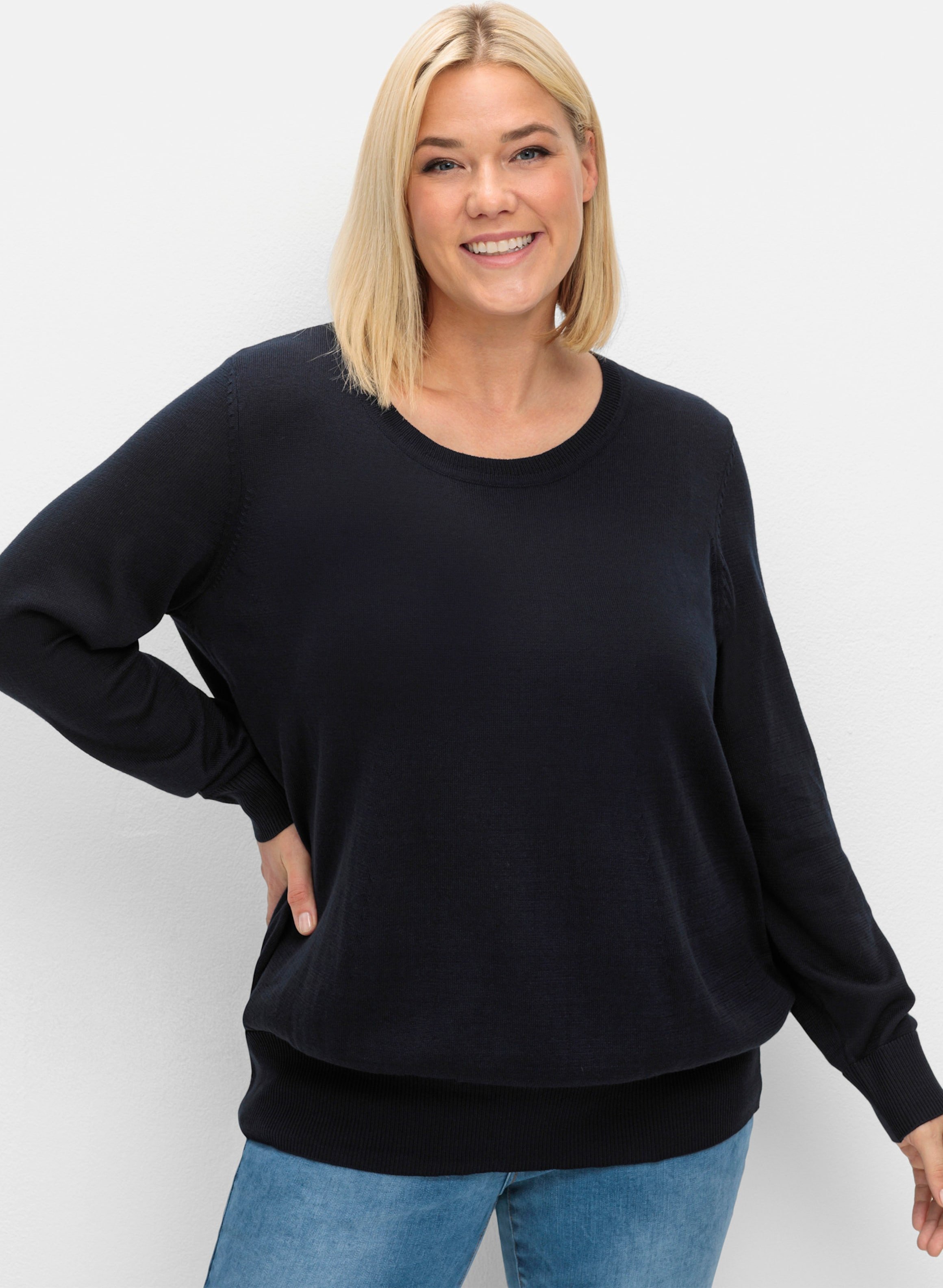 Sheego Strickpullover mit etwas weiterem Rundhalsausschnitt