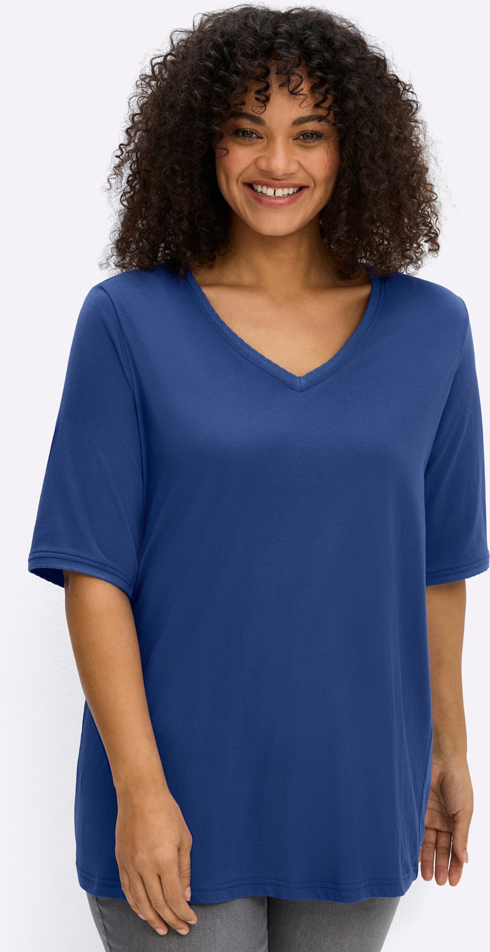 Sheego V-Shirt mit Ajourband an Ausschnitt und Ärmeln