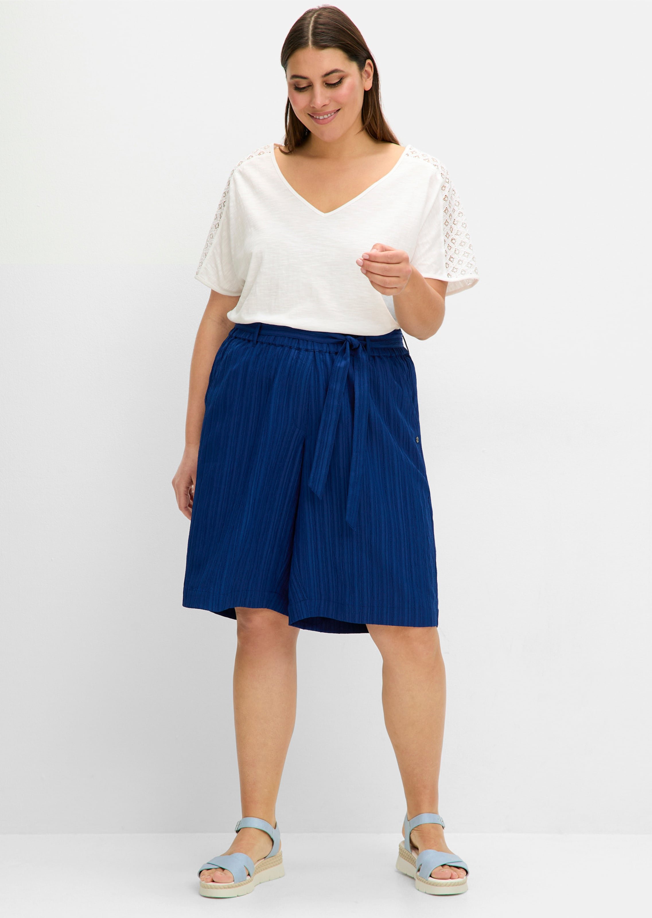 Sheego Kurzarmshirt mit Spitze