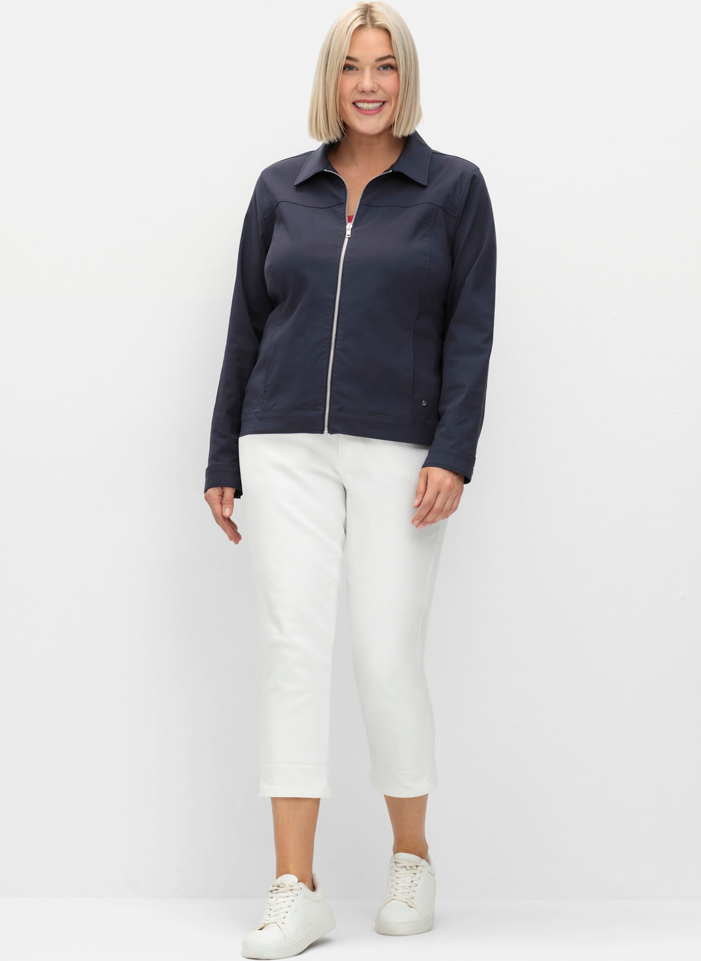 Sheego Kurzjacke in taillierter Form, aus Bengalin