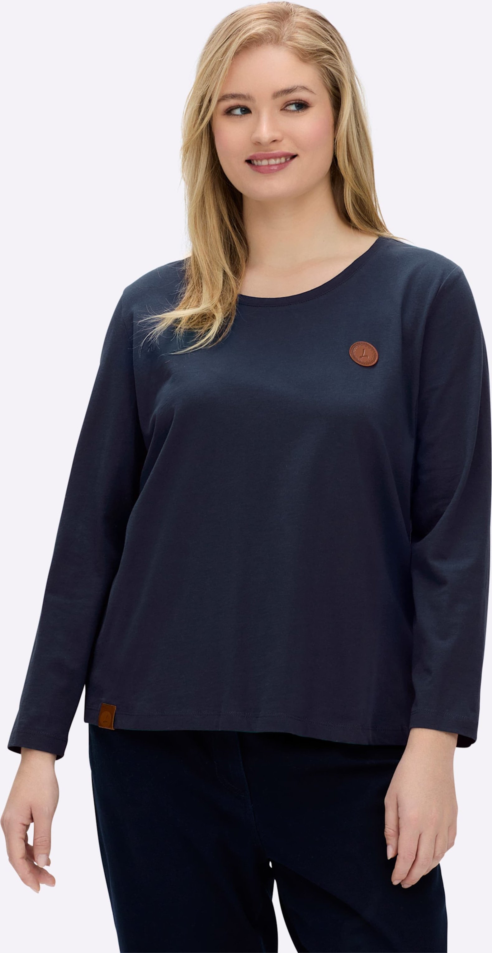 Thumbnail - Sheego Langarmshirt mit Leder-Imitat-Patch