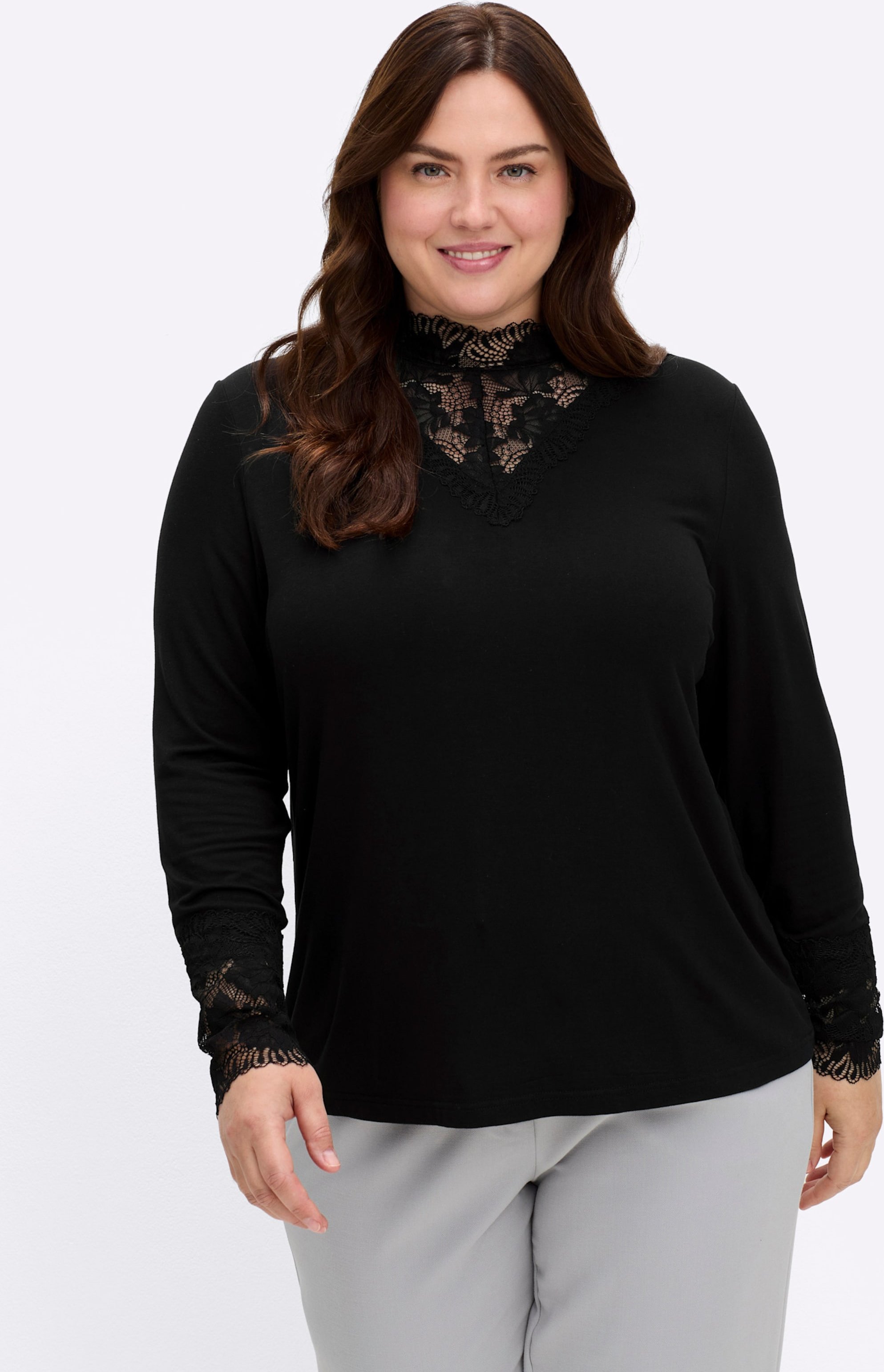 Sheego Shirt mit Spitzeneinsatz am Halsausschnitt