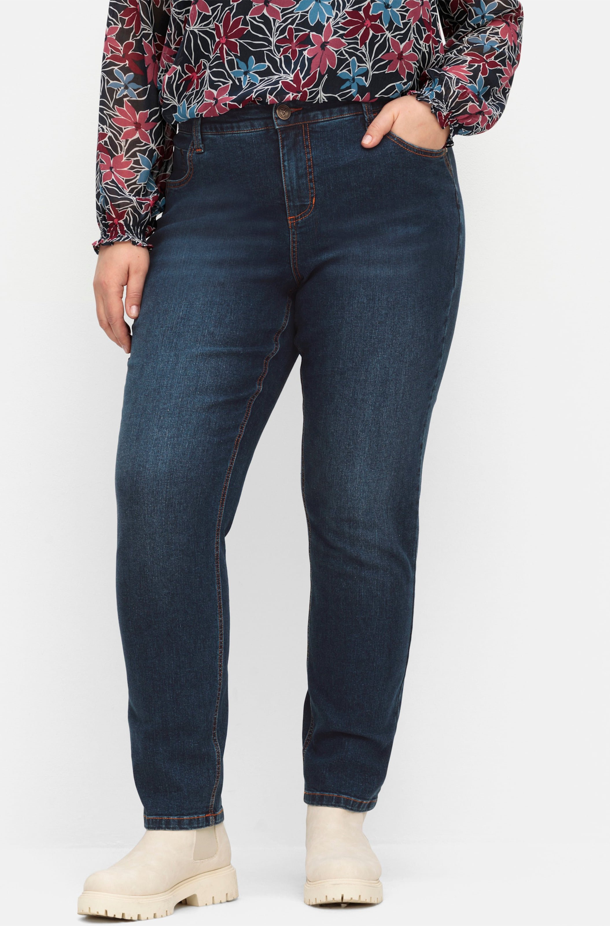 Sheego Jeans schmal, mit extra-weitem Oberschenkel
