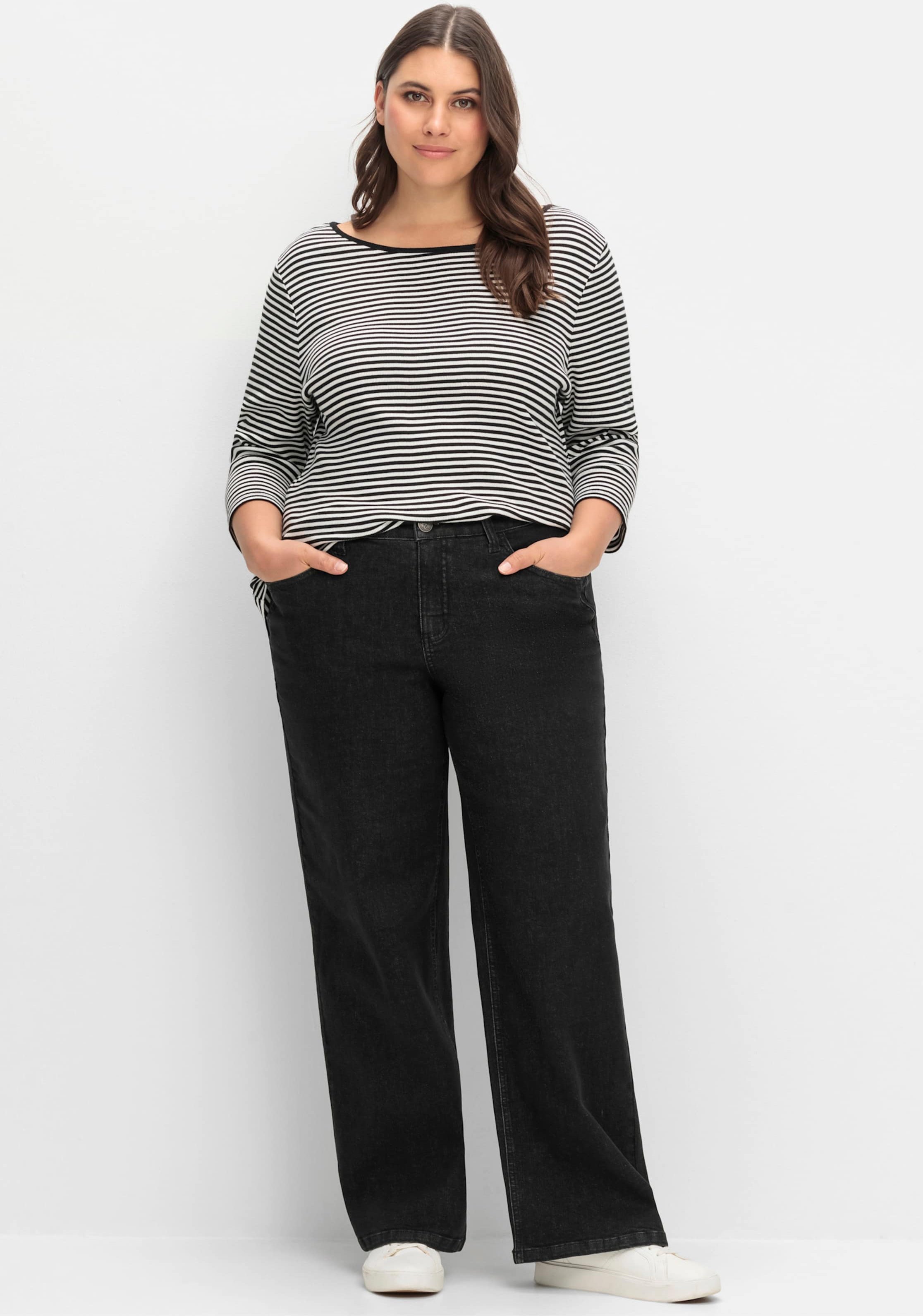 Sheego Jeans in durchgehend weiter Beinform