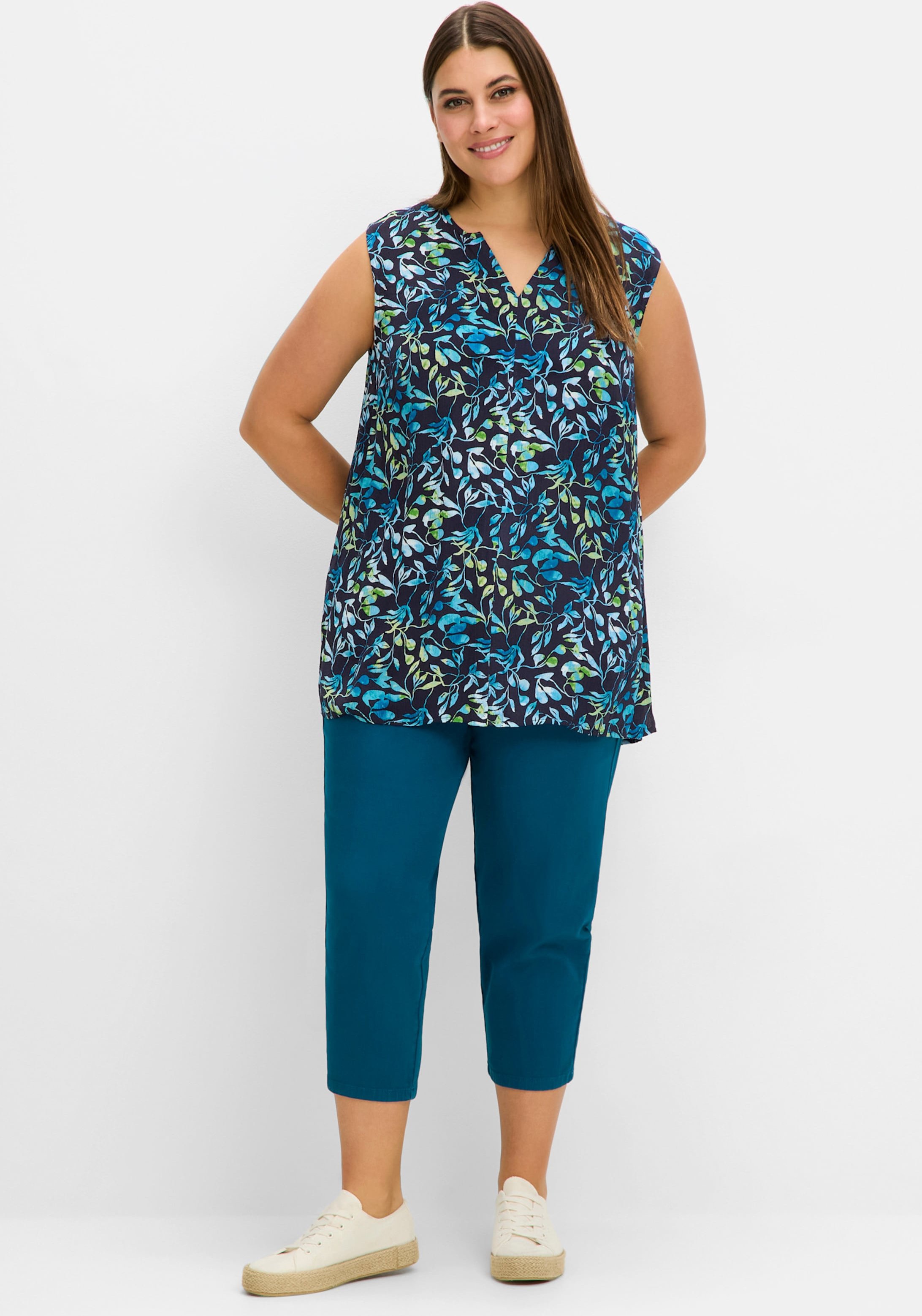 Sheego Blusentop aus Crêpequalität, mit Blätterdruck