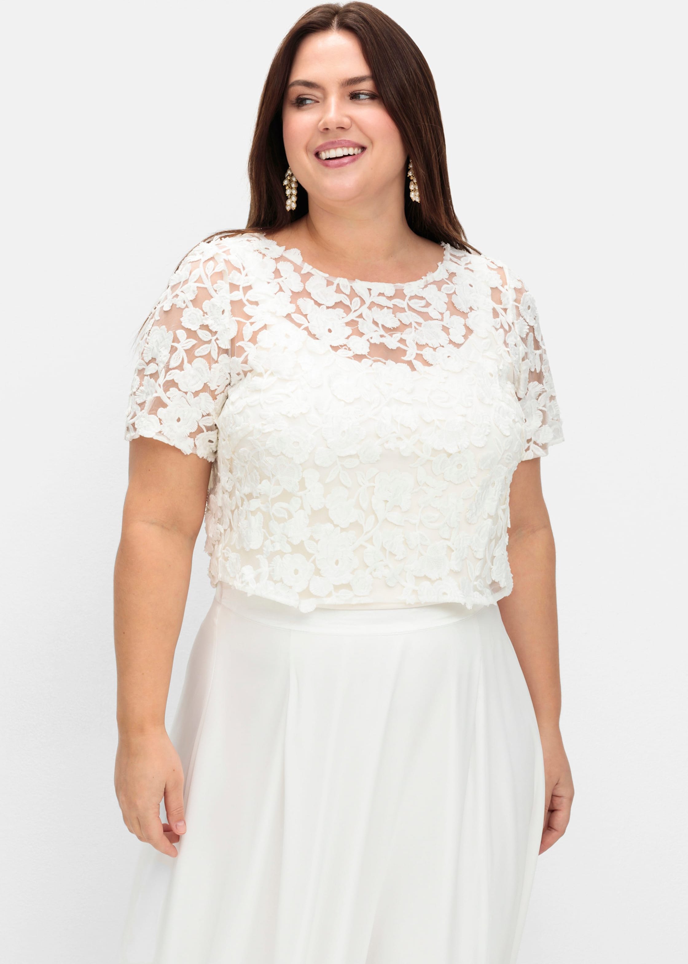 Sheego Tunikashirt aus floraler Spitze, hinten offen