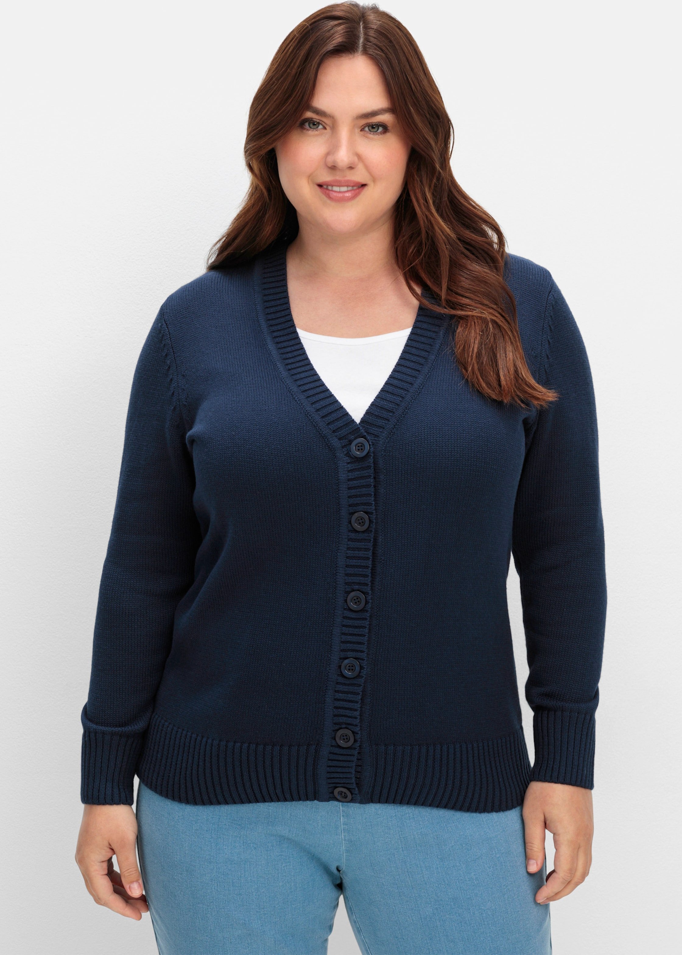 Sheego Strickjacke mit farblich abgestimmten Knöpfen