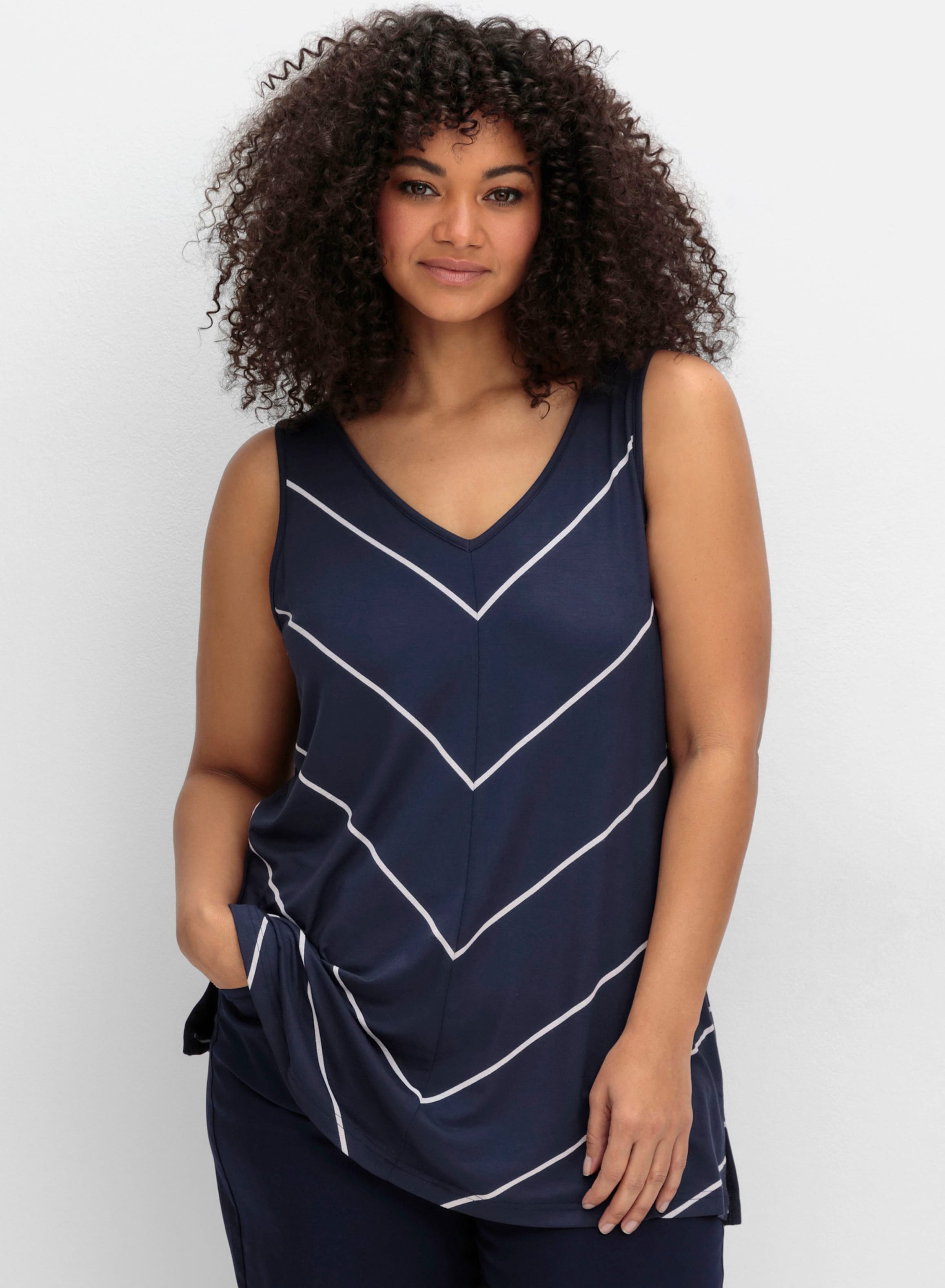 Sheego Longtop mit Streifen, in leichter A-Linie