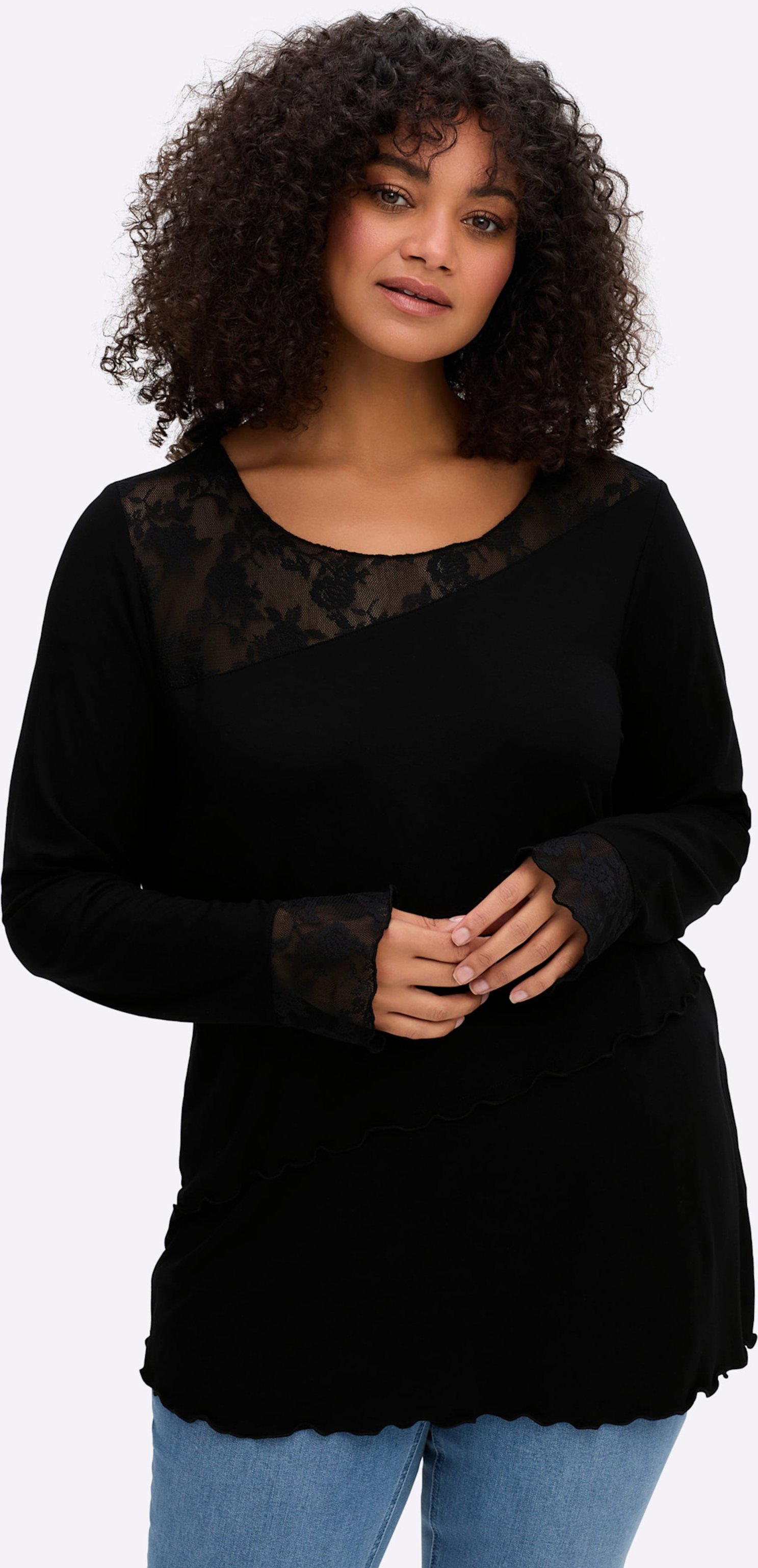 Sheego Langarmshirt mit schräg verlaufenden Kanten