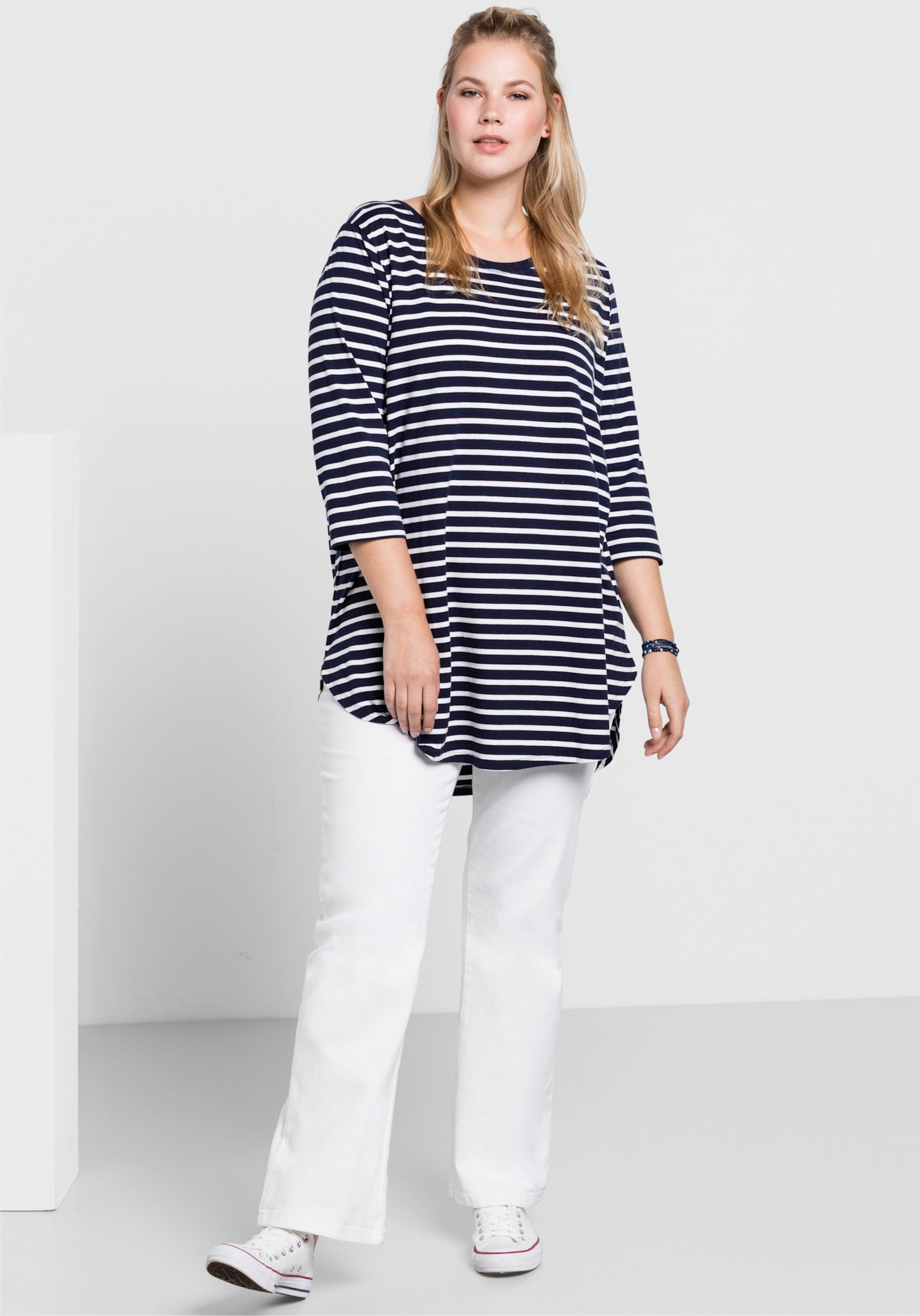 Sheego Bootcut-Jeans mit Used-Effekten