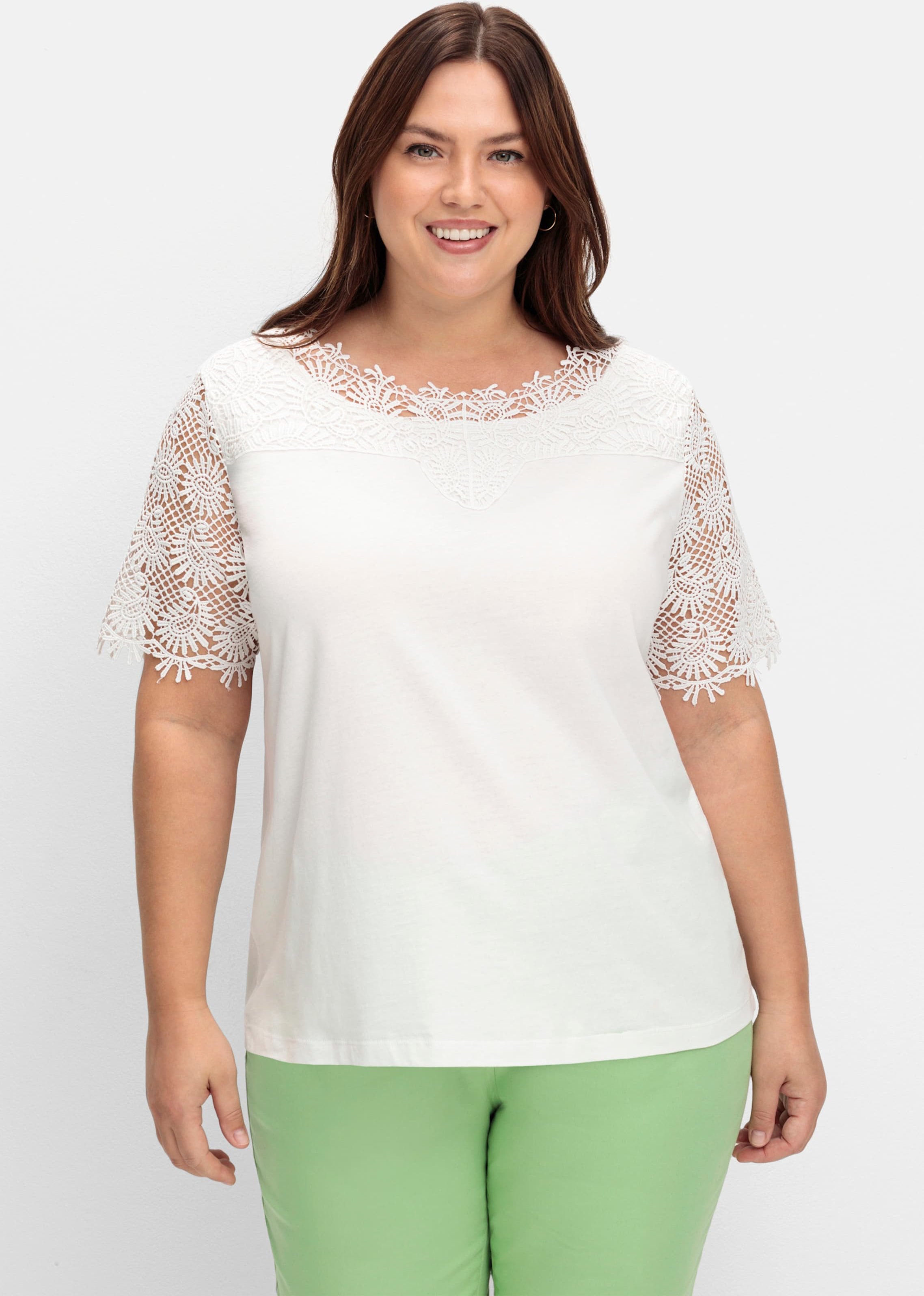 Sheego Spitzenshirt mit transparenter Spitze