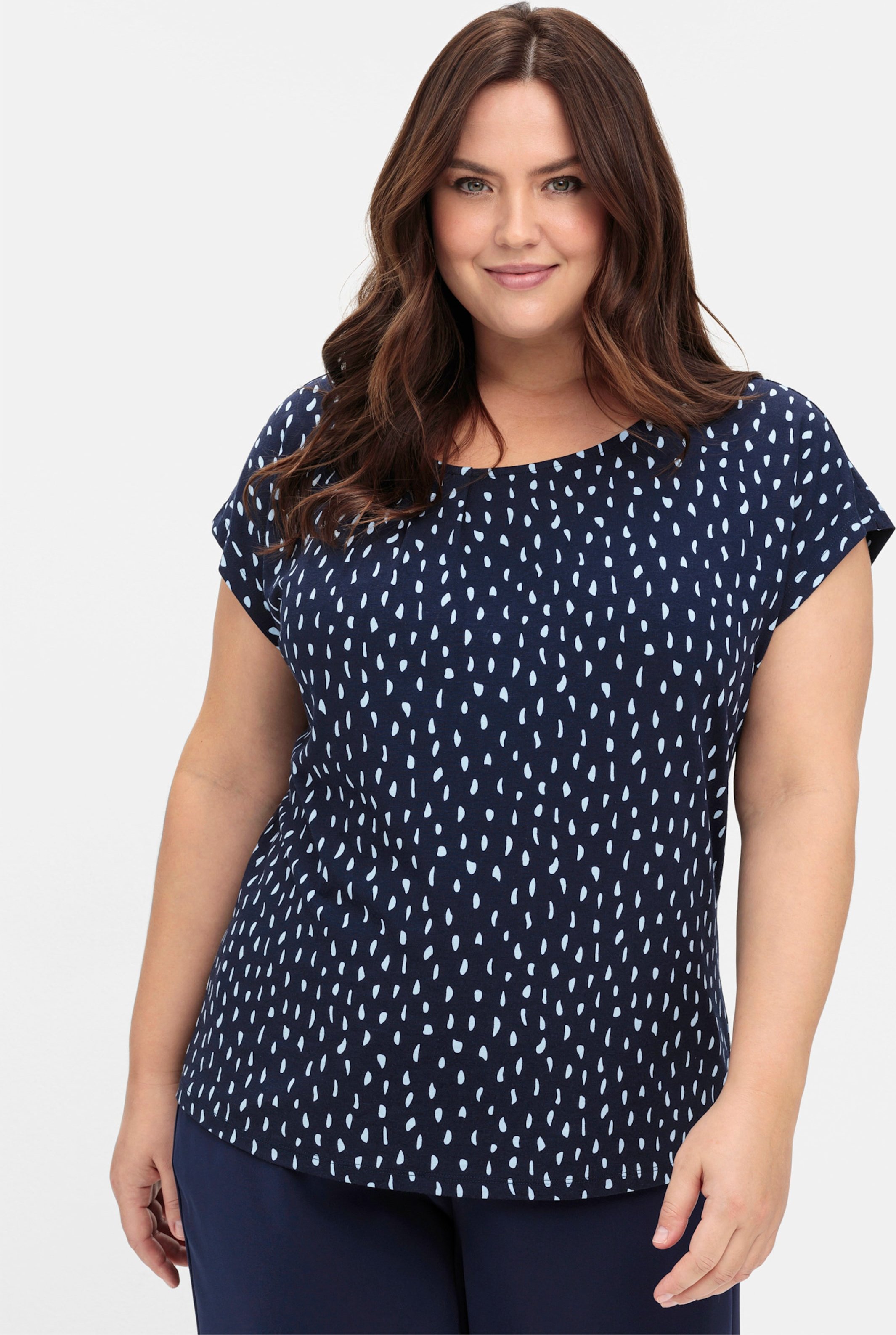 Sheego Kurzarmshirt mit grafischem Minimalprint