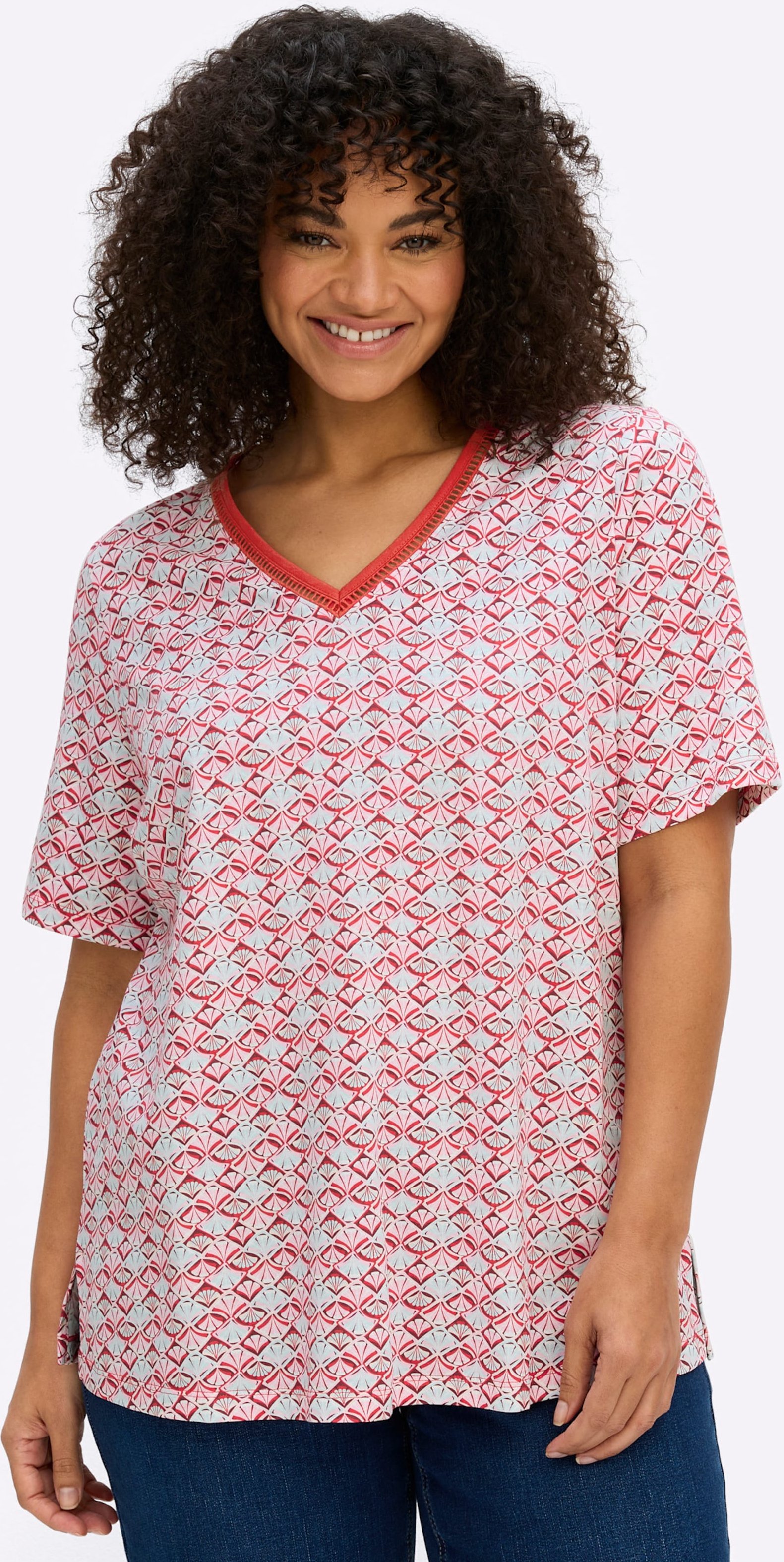 Sheego V-Shirt mit Alloverdruck