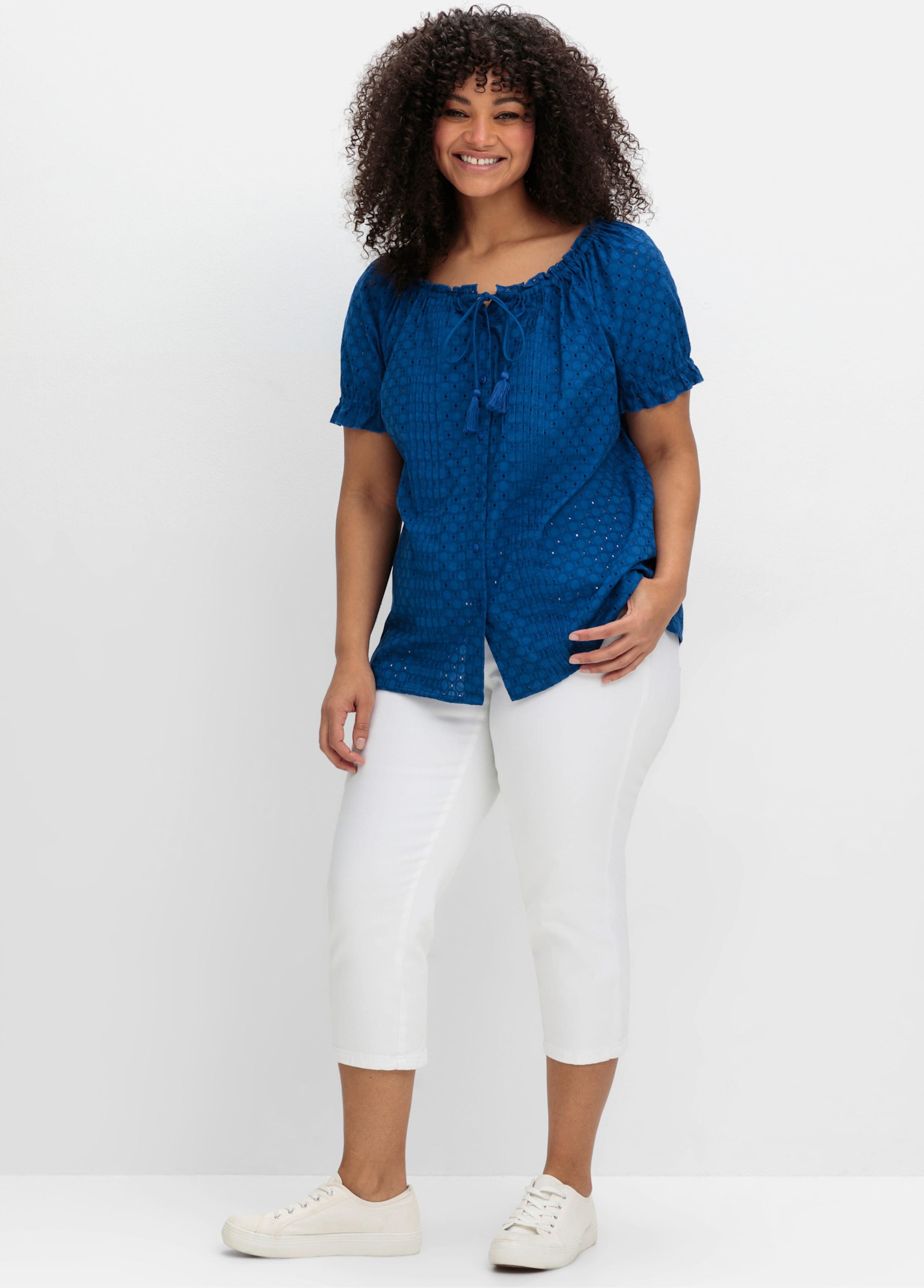 Sheego Kurzarm-Bluse mit Lochstickerei und Carmen-Ausschnitt