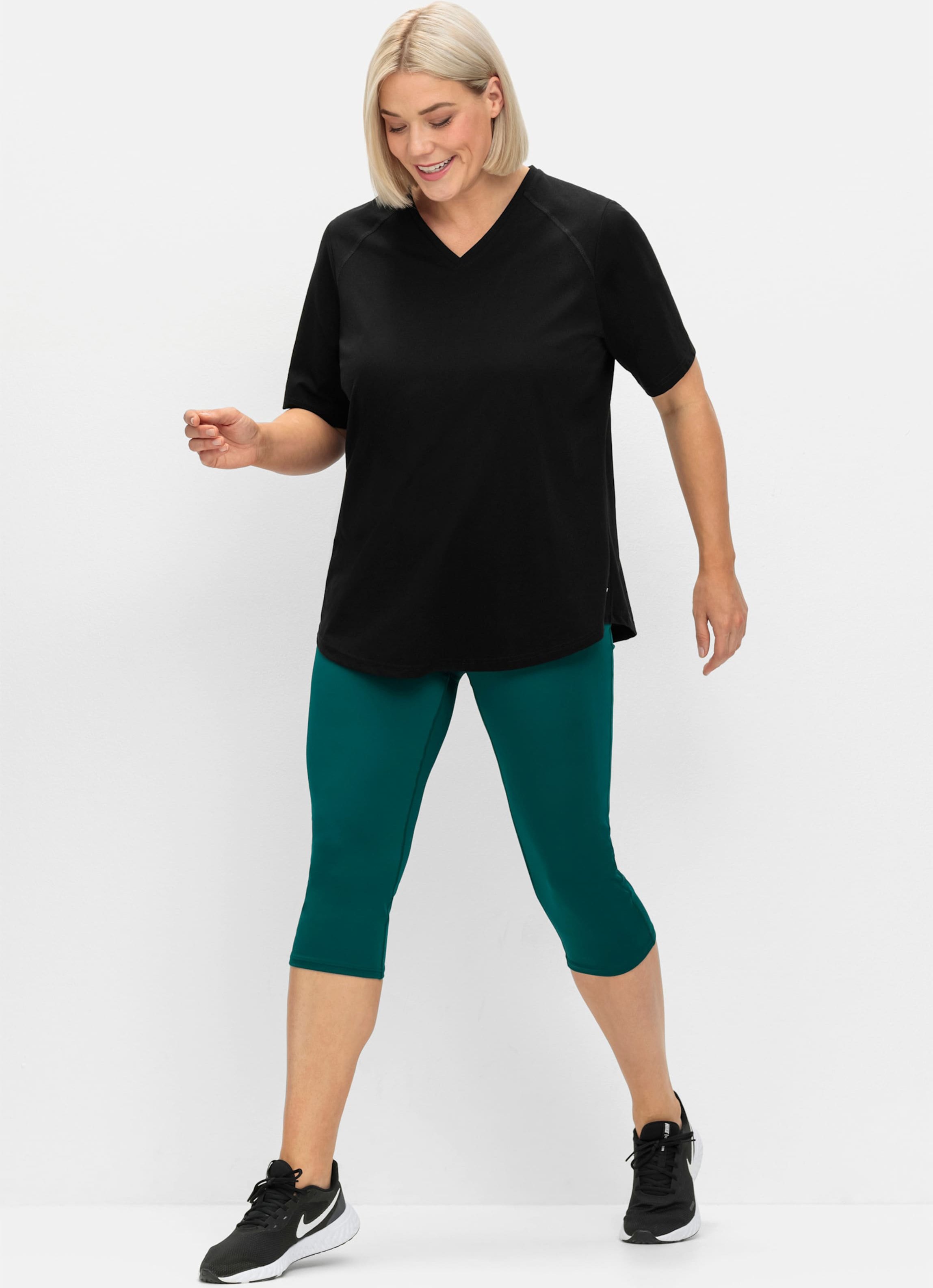 Sheego Funktionsshirt mit V-Ausschnitt